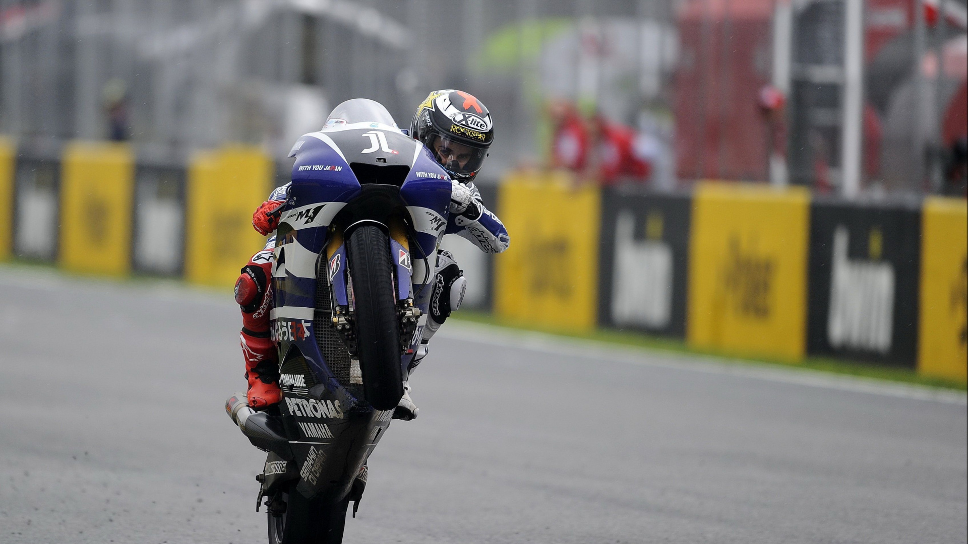 Обои гонки на мотоциклах, мотоцикл, гоночный, Ямаха YZR-М1, мотокросс в разрешении 1920x1080