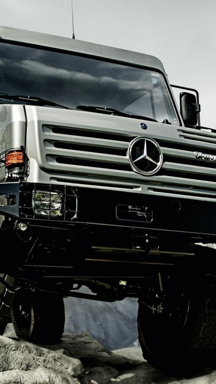 Обои авто, грузовик, транспорт, бампер, mercedes benz s class в разрешении 720x1280