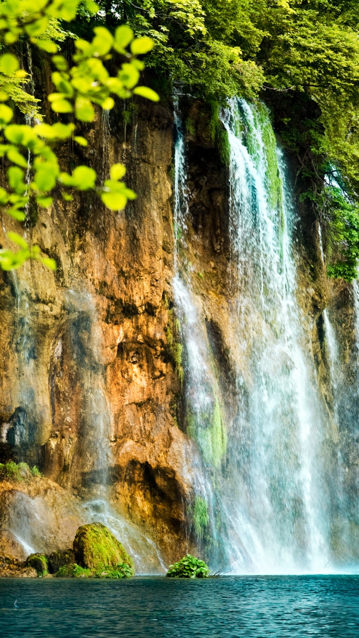 Обои природа, водопад, водоем, гидроресурсы, вода в разрешении 720x1280