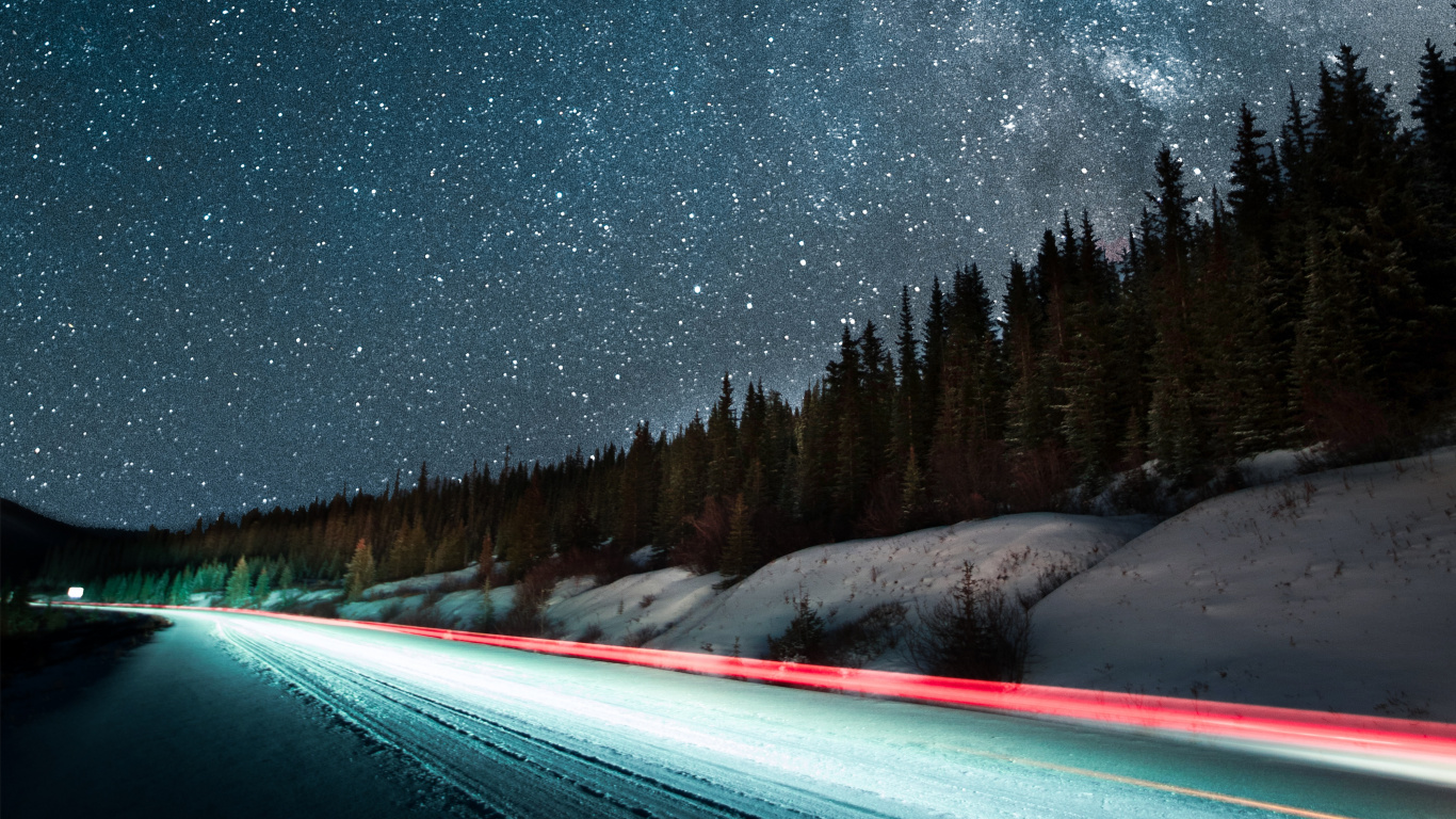 Обои ночь, дорога, атмосфера, дерево, космос в разрешении 1366x768