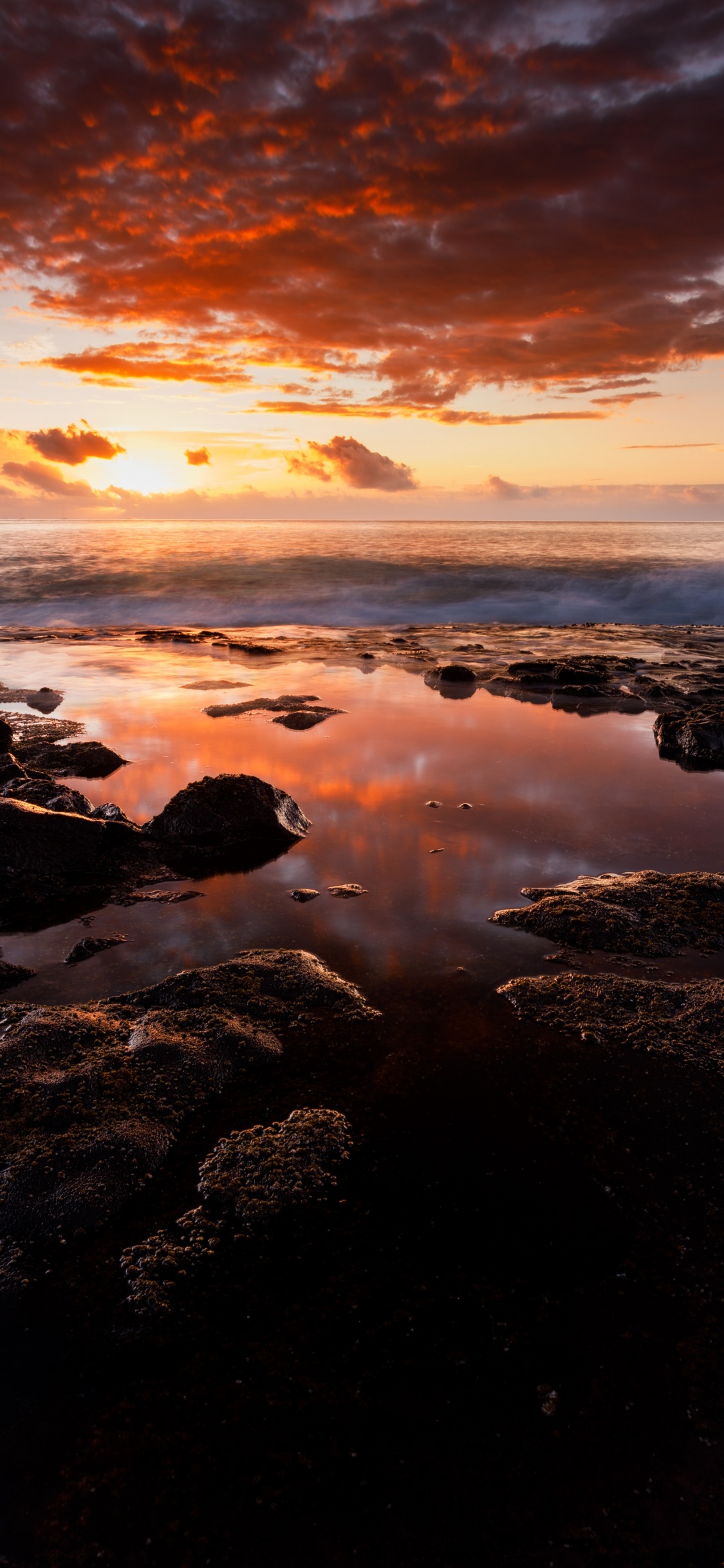 Обои облако, вода, атмосфера, гидроресурсы, послесвечение в разрешении 1125x2436
