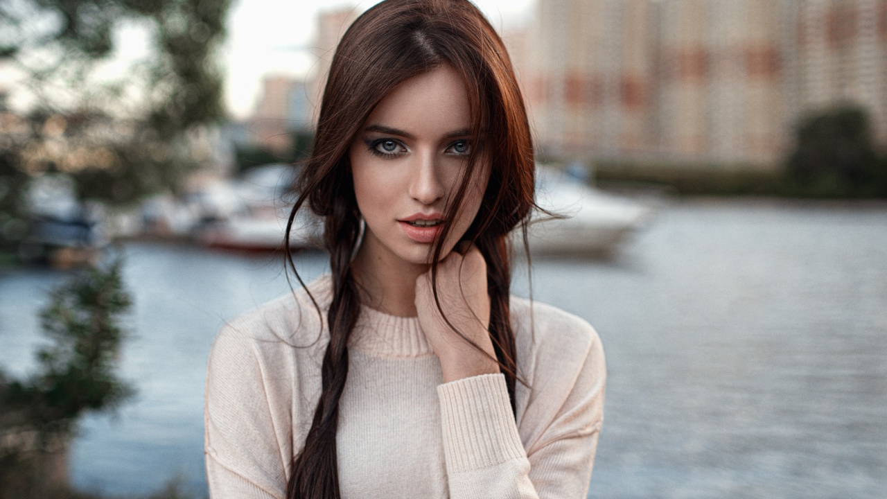 Обои волосы, лицо, прическа, красота, губа в разрешении 1280x720