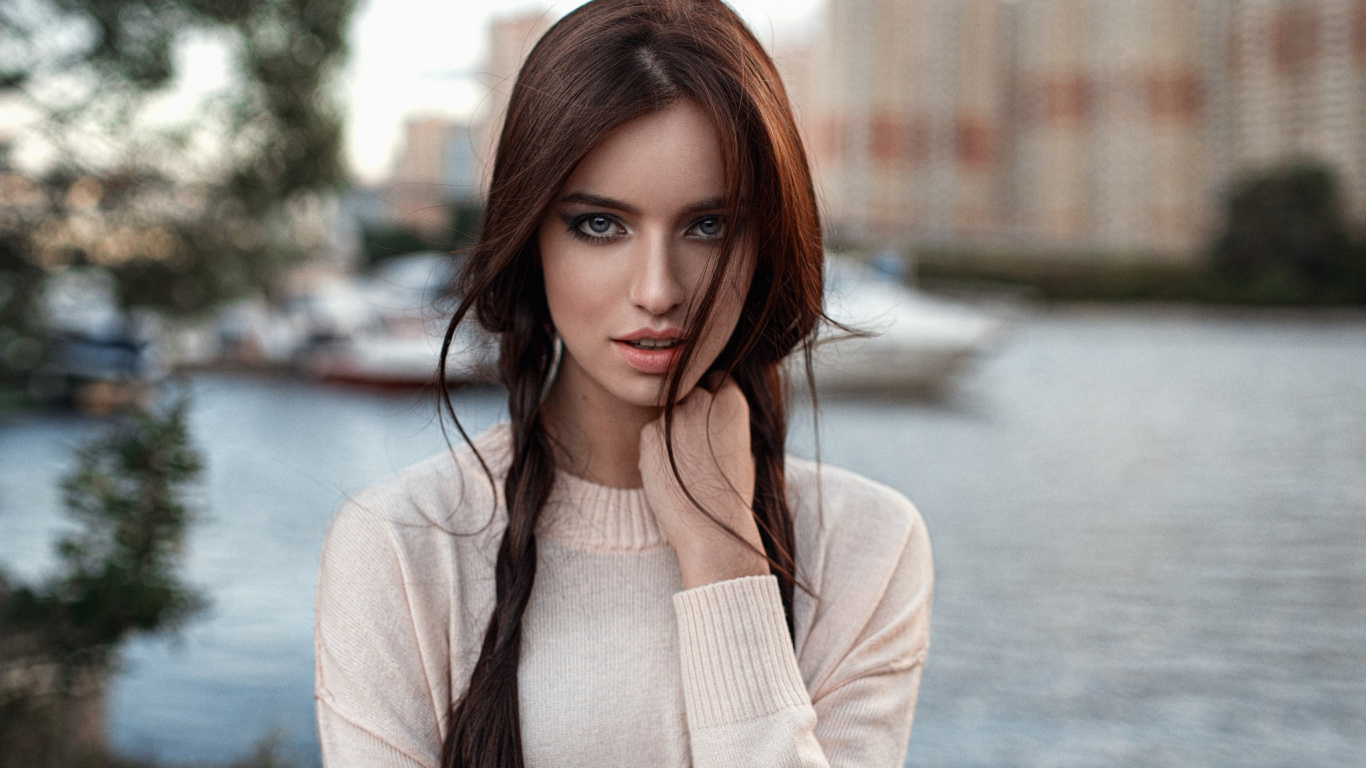 Обои волосы, лицо, прическа, красота, губа в разрешении 1366x768