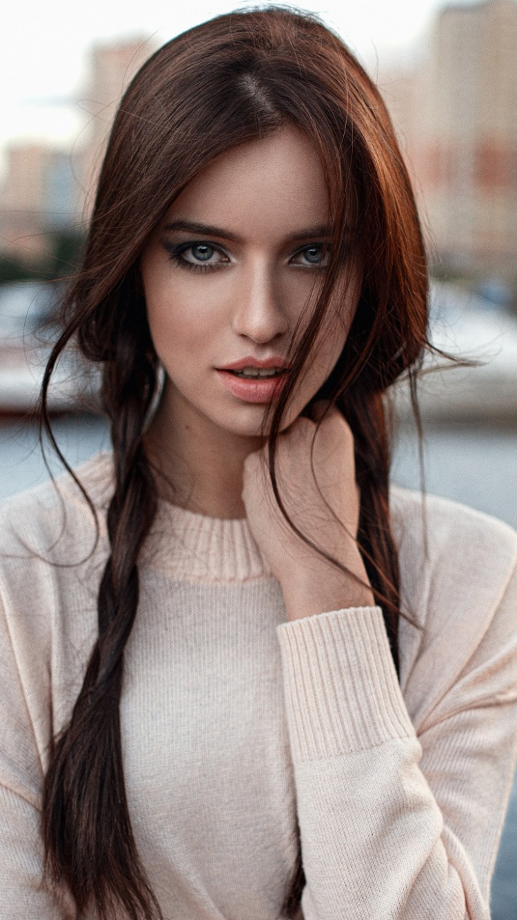 Обои волосы, лицо, прическа, красота, губа в разрешении 750x1334