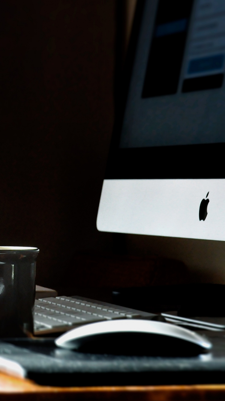 Обои iMac, apple, рабочий стол, кофейная чашка, технологии в разрешении 750x1334