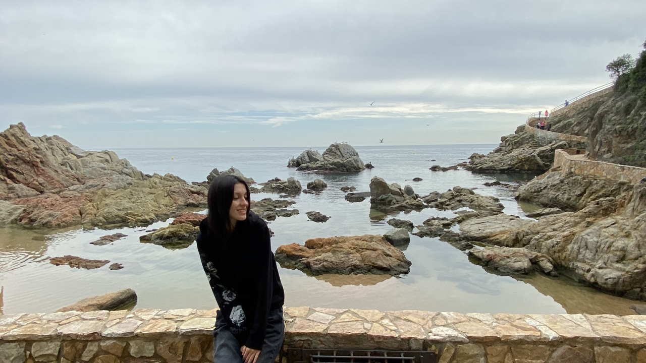 Обои путешествие, туризм, вода, джинсовая ткань, джинсы в разрешении 1280x720