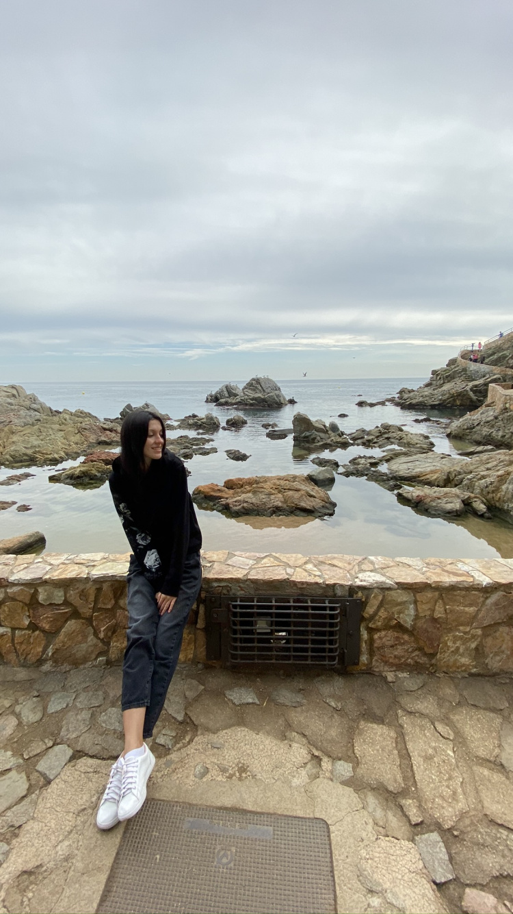 Обои путешествие, туризм, вода, джинсовая ткань, джинсы в разрешении 750x1334