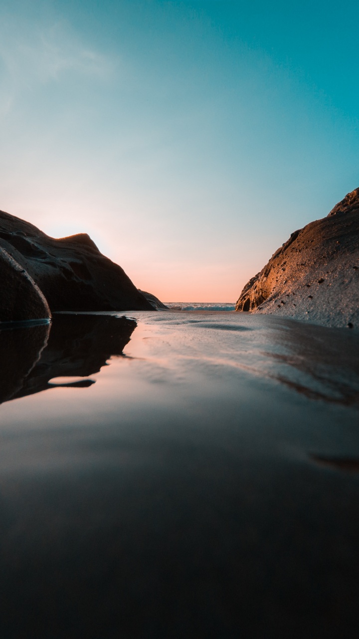 Обои природа, вода, отражение, синий, облако в разрешении 720x1280