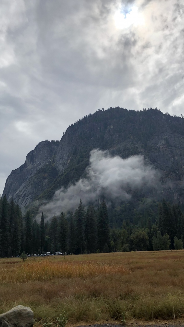 Обои нагорье, окружающая среда, облако, горный рельеф, природный ландшафт в разрешении 720x1280