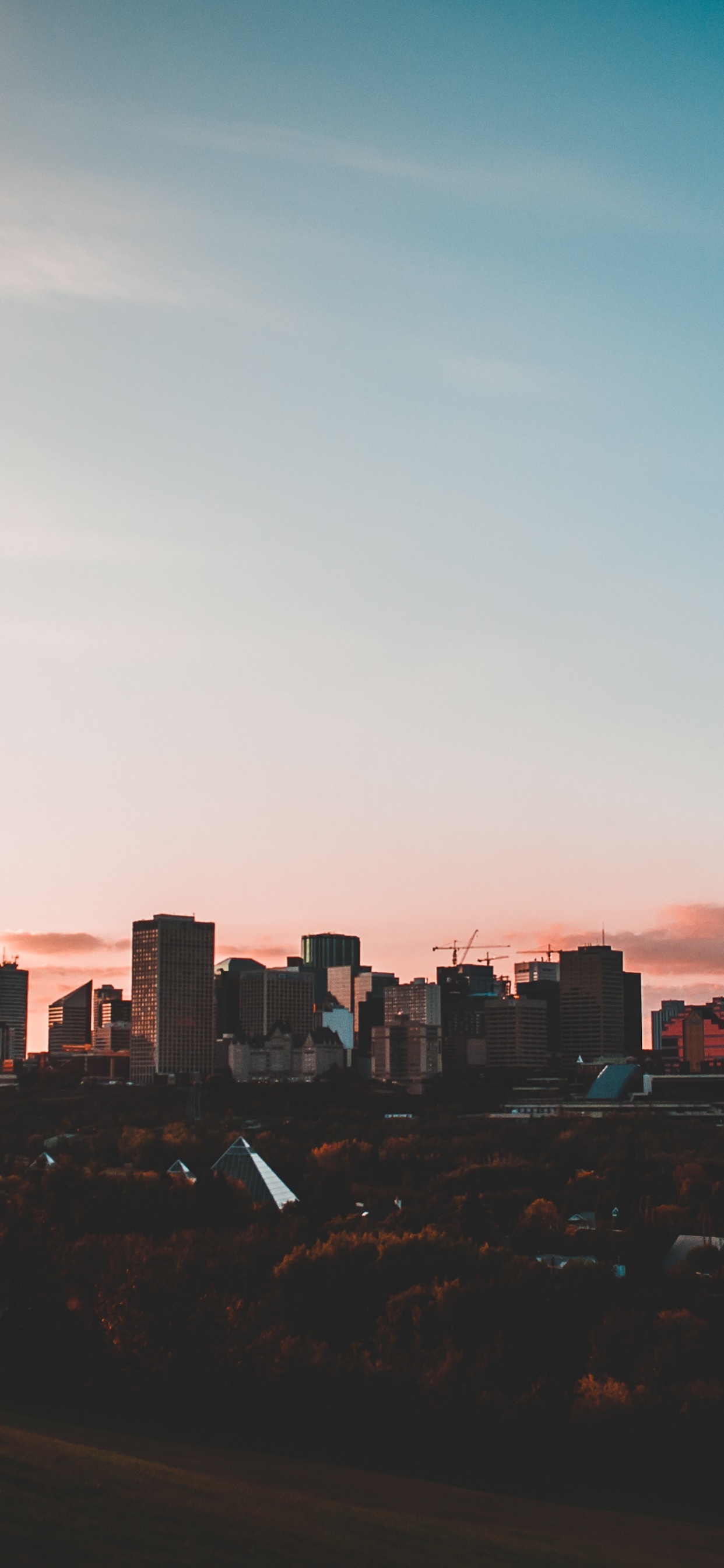 Обои закат, город, архитектура, облако, горизонт в разрешении 1242x2688