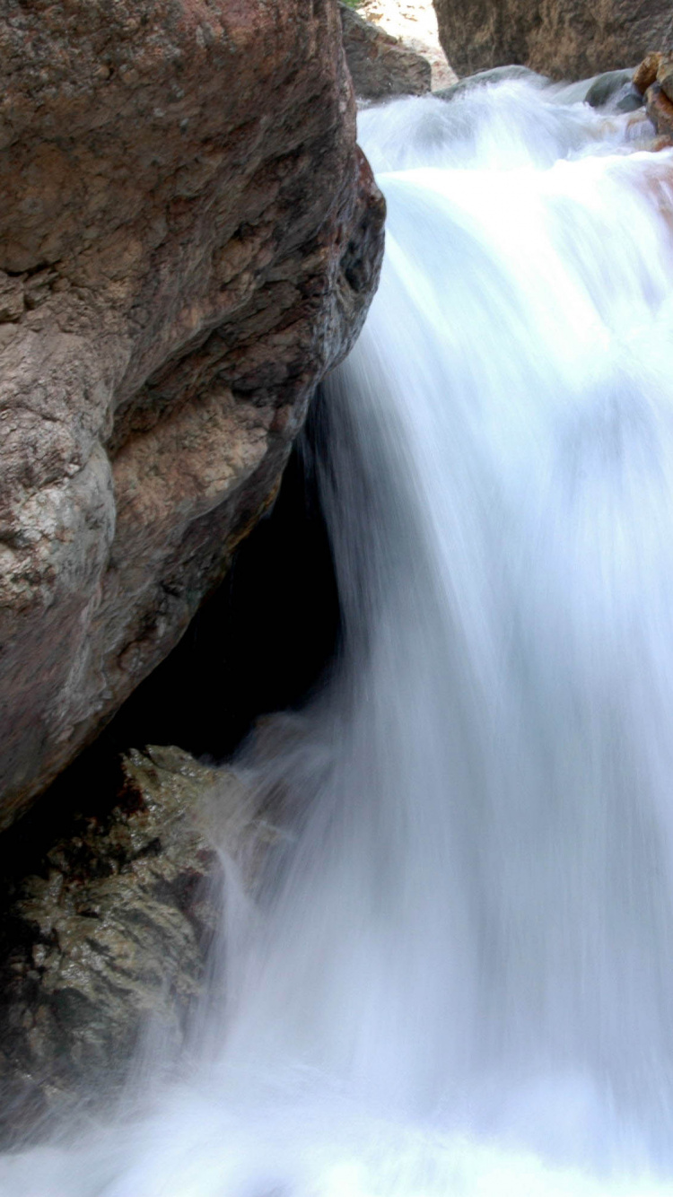 Обои водопад, водоток, водоем, гидроресурсы, вода в разрешении 750x1334