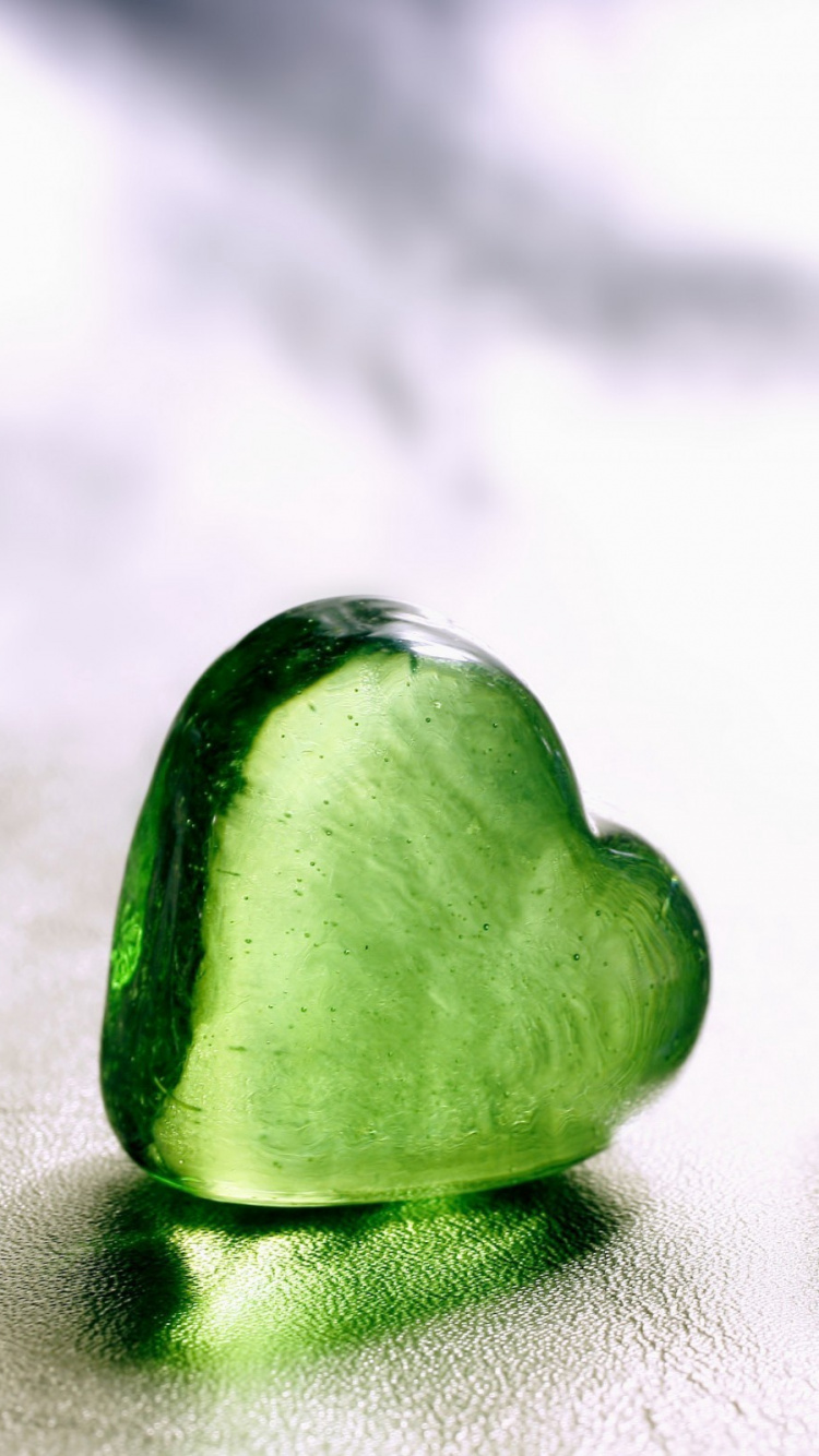 Обои сердце, цвет, разбитое сердце, красный цвет, любовь в разрешении 750x1334