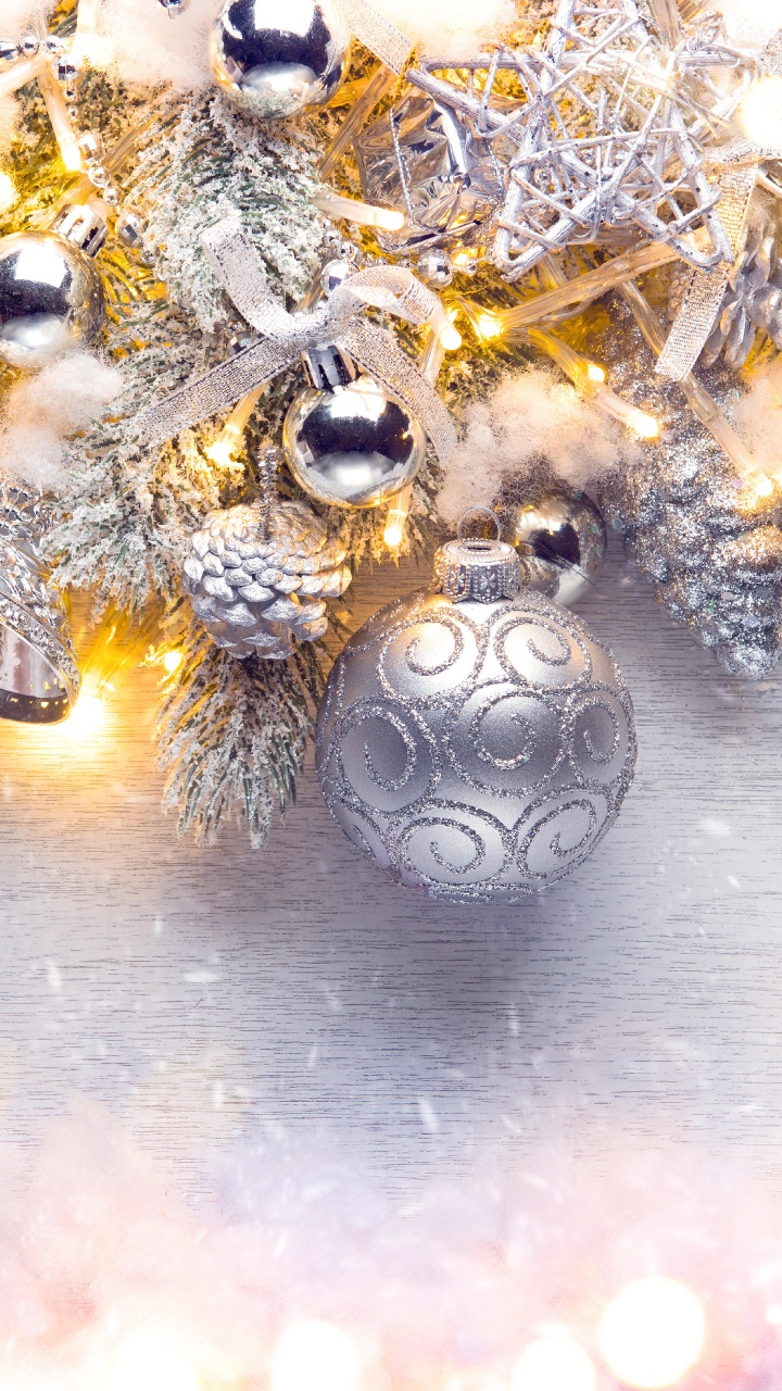 Обои Рождественский день, модный аксессуар, рождественский орнамент, кристалл, дизайн интерьера в разрешении 720x1280