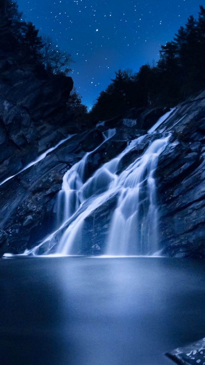 Обои водопад, ночь, водоем, природа, вода в разрешении 720x1280