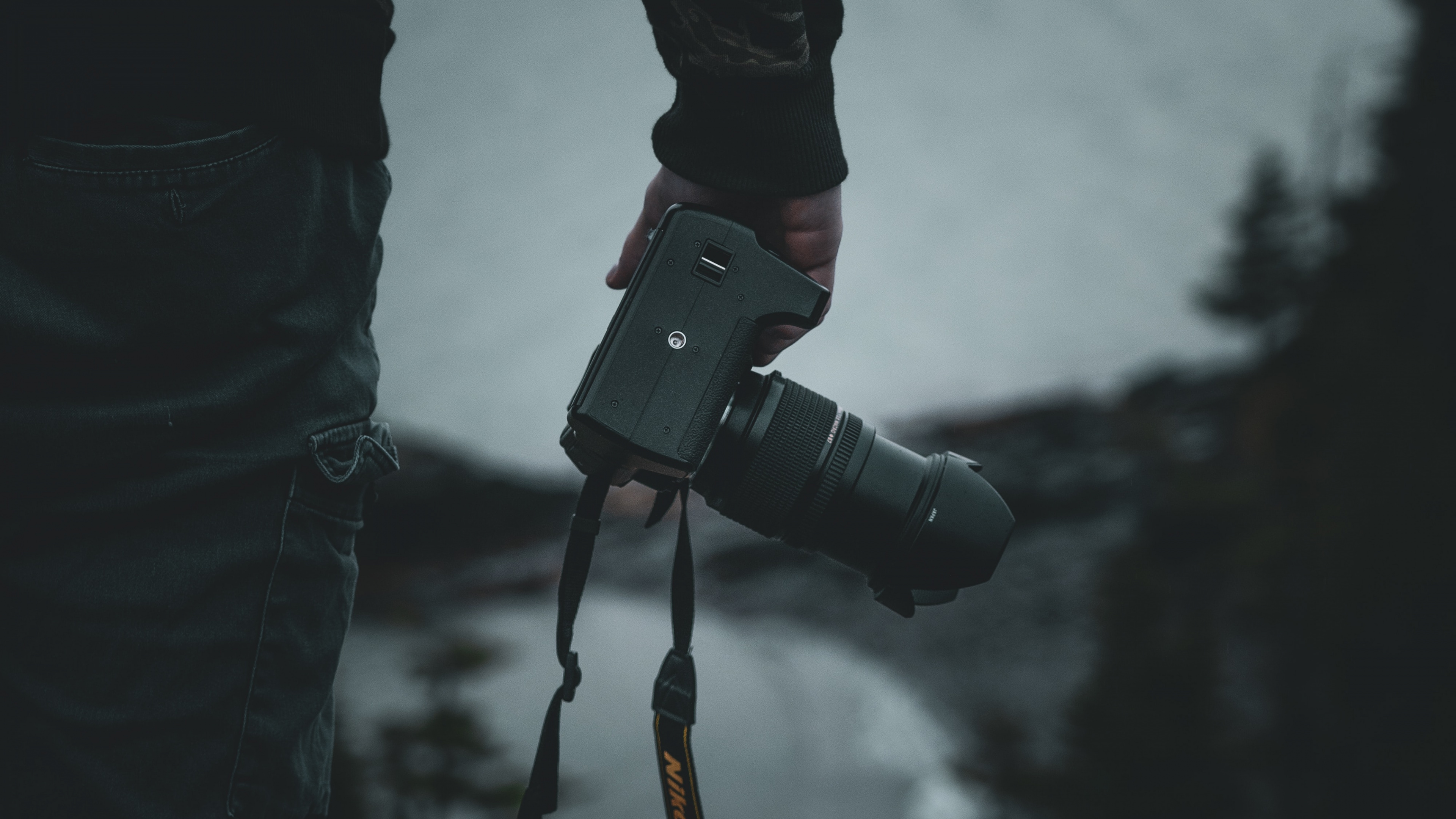 Обои камера, обувь, нога, человеческая нога, башмак в разрешении 3840x2160