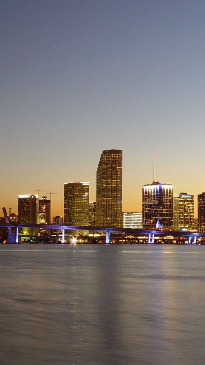 Обои Майами, город, линия горизонта, городской пейзаж, городской район в разрешении 720x1280