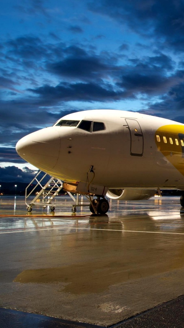 Обои самолеты, самолет, авиация, авиакомпания, воздушное путешествие в разрешении 720x1280