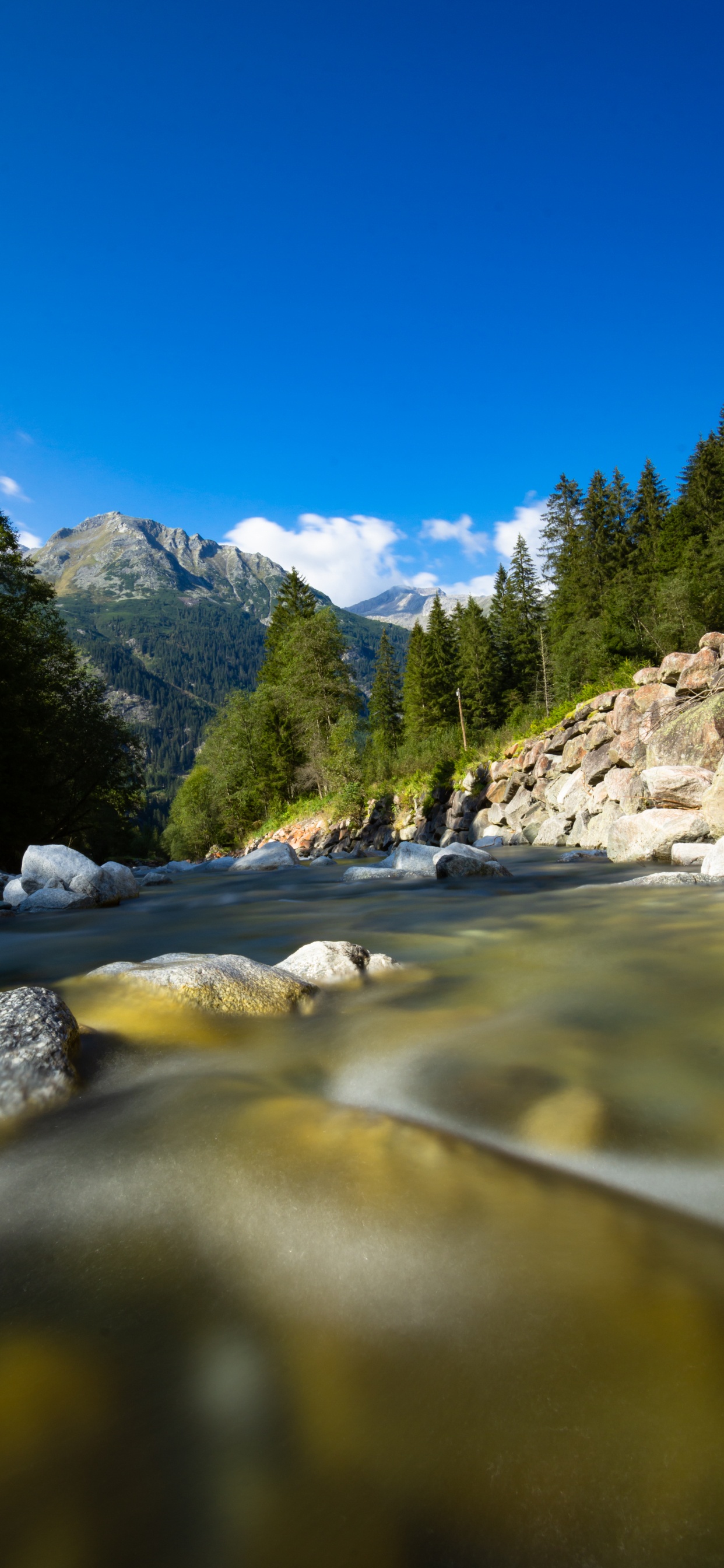 Обои природа, вода, облако, гидроресурсы, гора в разрешении 1242x2688