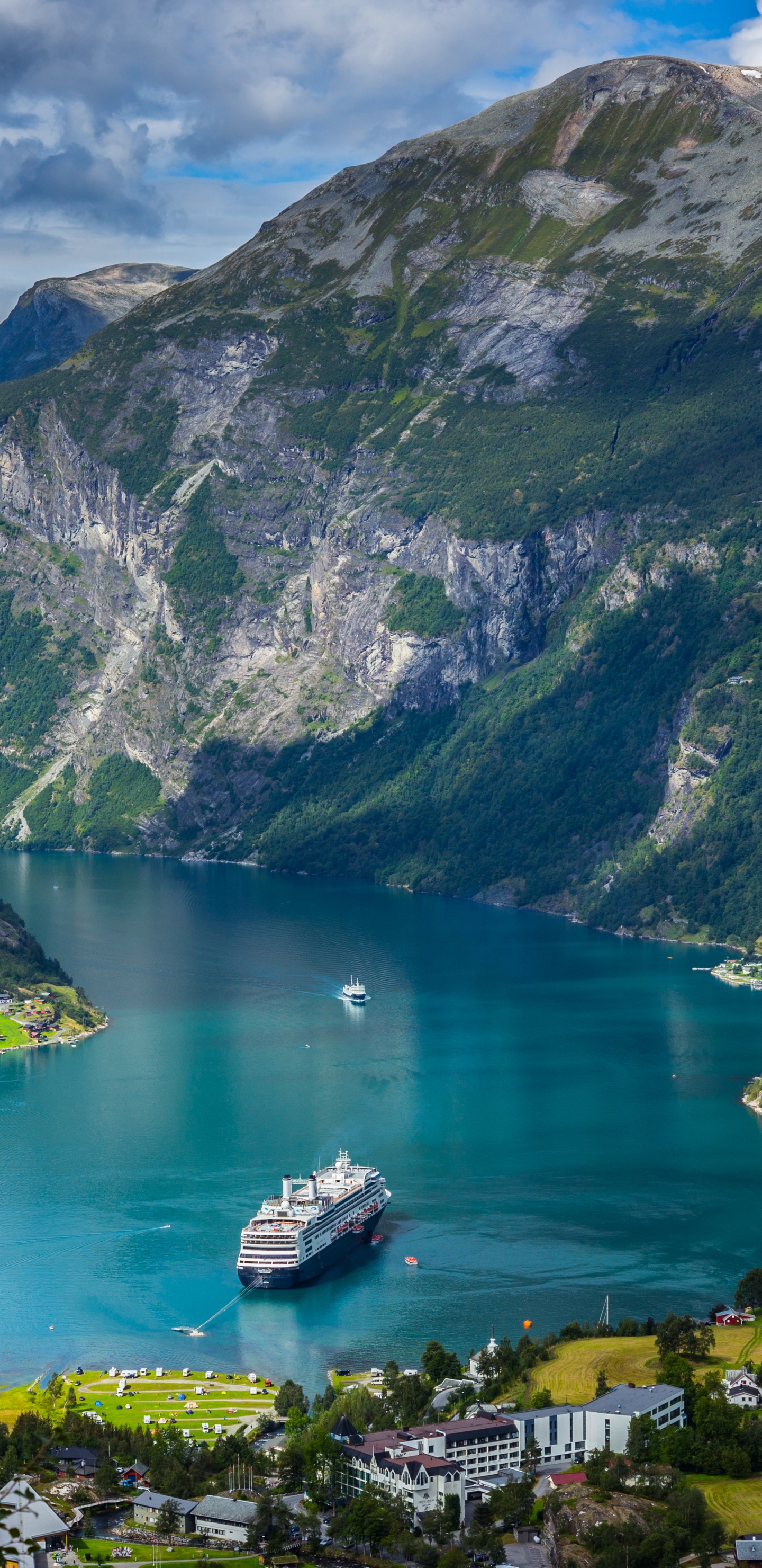 Обои фьорд, гора, природа, нагорье, каровое озеро в разрешении 1440x2960