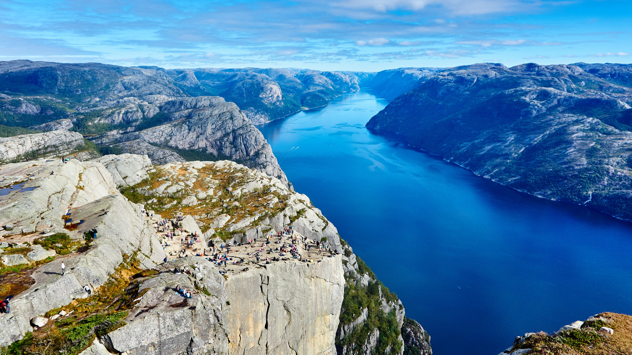 Обои фьорд, гора, ледяная форма, ледниковое озеро, местность в разрешении 2560x1440