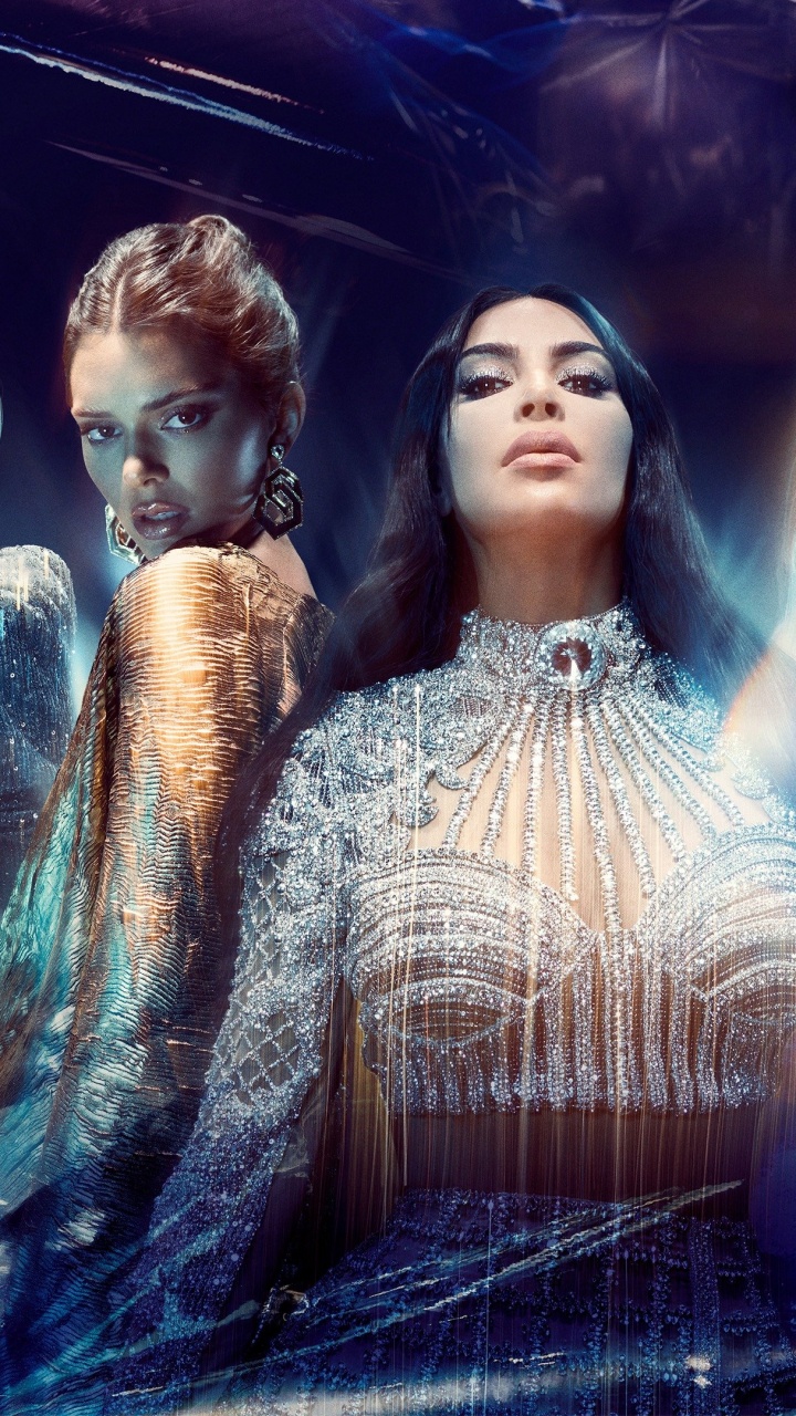 Обои Крис Дженнер, Ким Кардашьян, Кортни Кардашьян, Khlo Кардашьян, фэшн в разрешении 720x1280