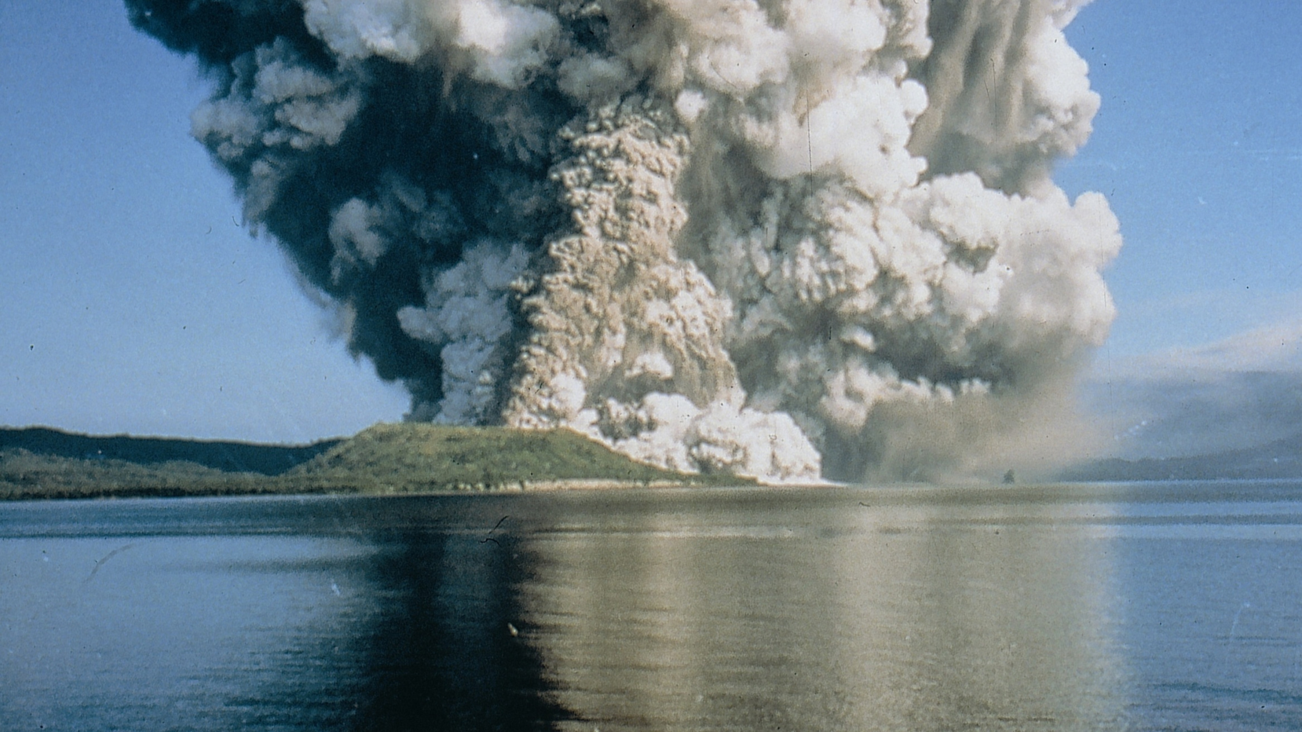 Обои Тавурвур, Кальдера Рабаул, Рабаул, вулкан, вулканец в разрешении 2560x1440