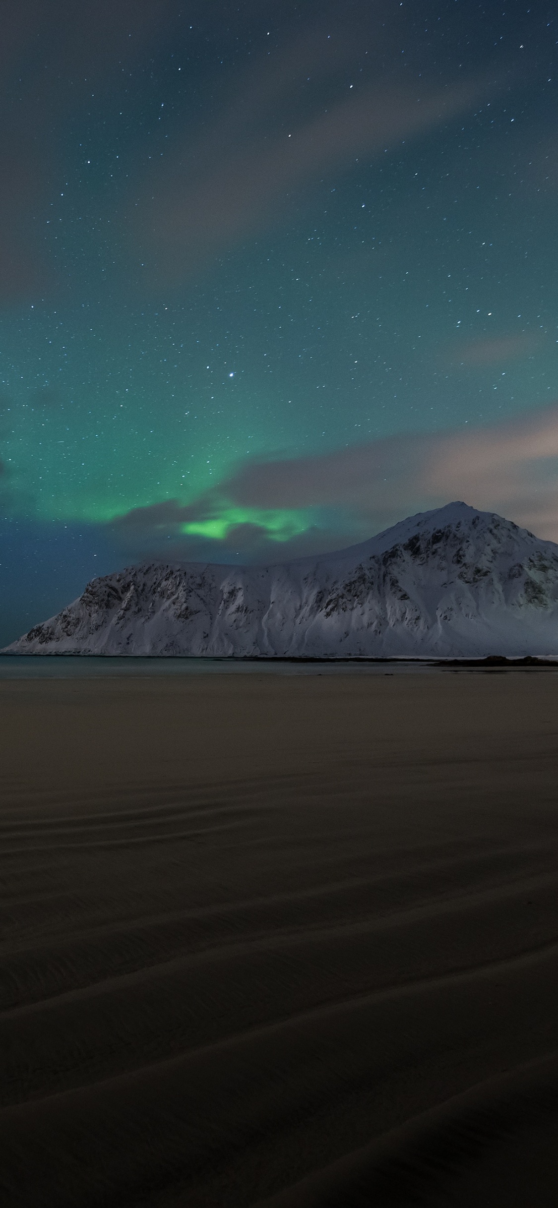 Обои природа, Аврора, облако, ночь, тундра в разрешении 1125x2436