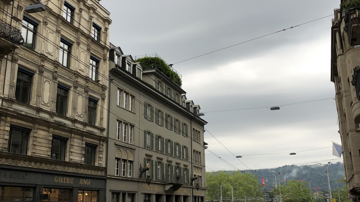 Обои переулок, дорога, инфраструктура, улица, городок в разрешении 1366x768