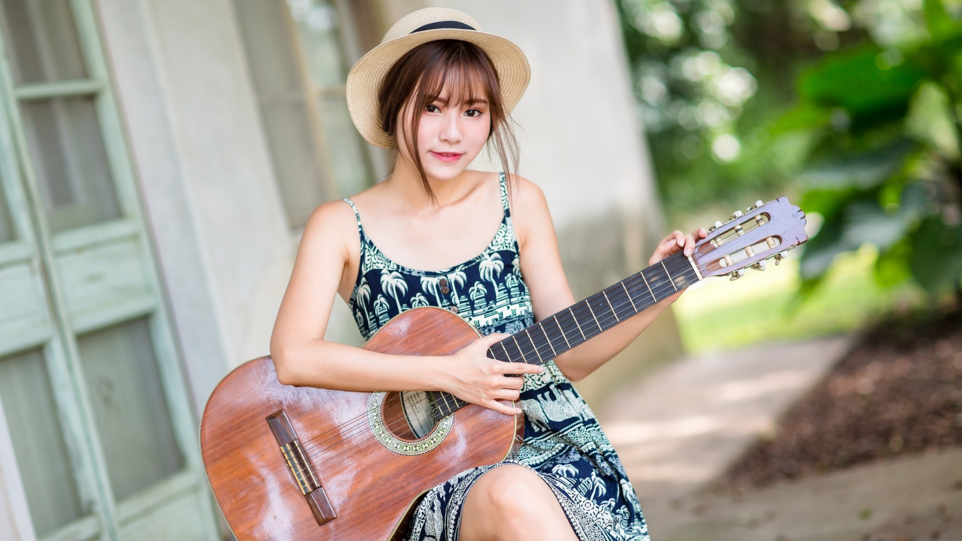 Обои красота, гитара, нога, платье, леди в разрешении 1920x1080