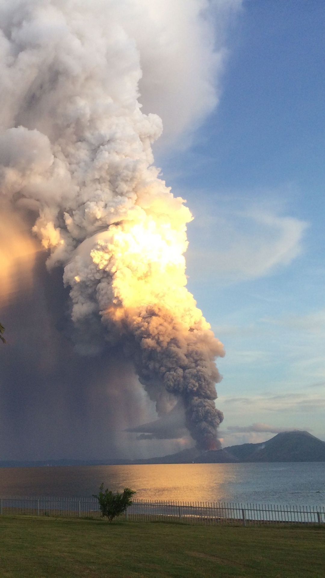 Обои Тавурвур, Кальдера Рабаул, Рабаул, вулкан, стратовулкан в разрешении 1080x1920