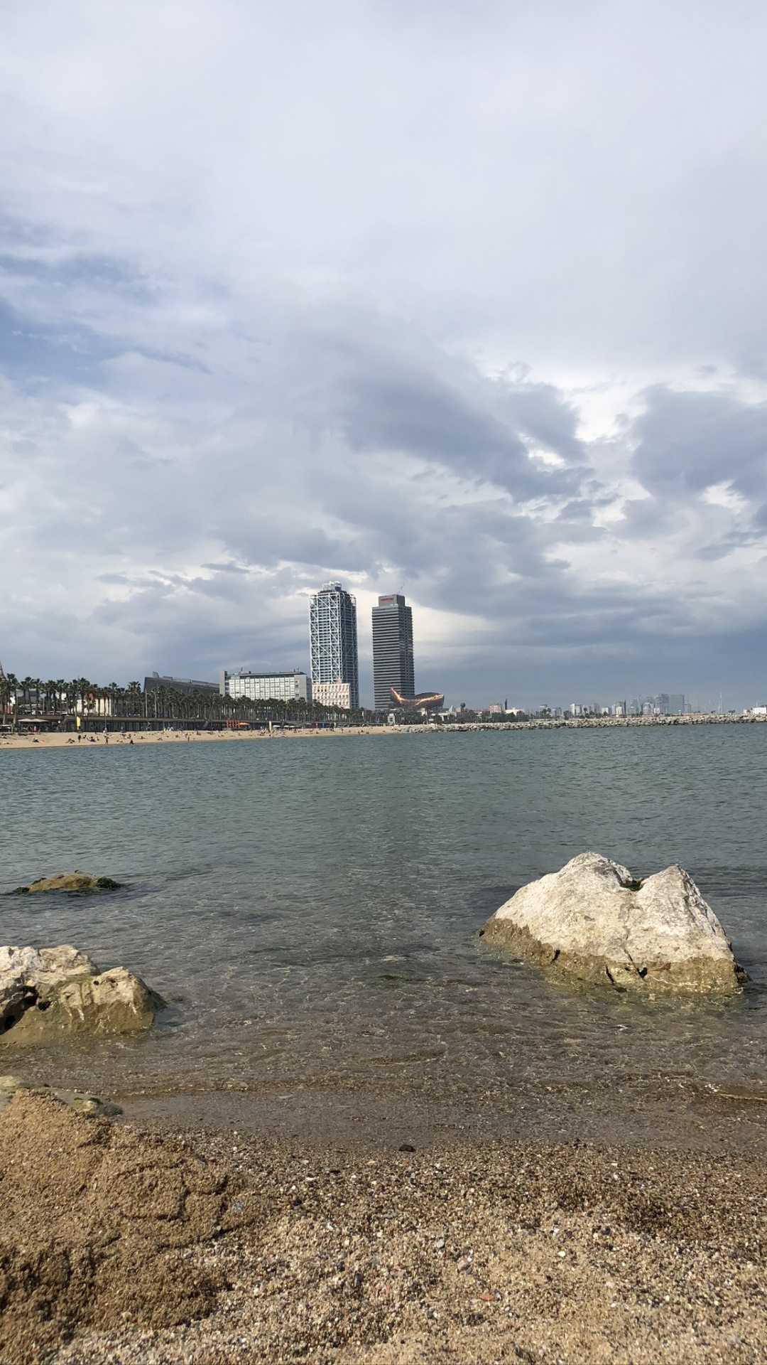 Обои море, водоем, облако, берег, жидкость в разрешении 1080x1920