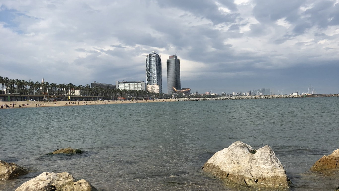 Обои море, водоем, облако, берег, жидкость в разрешении 1366x768