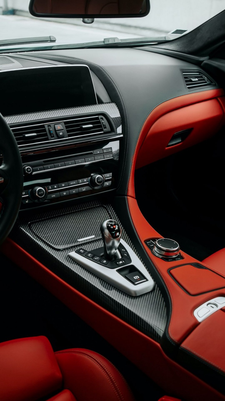 Обои салон спортивного автомобиля, спорткар, легковые автомобили, Астон Мартин вираж, aston martin vanquish в разрешении 720x1280