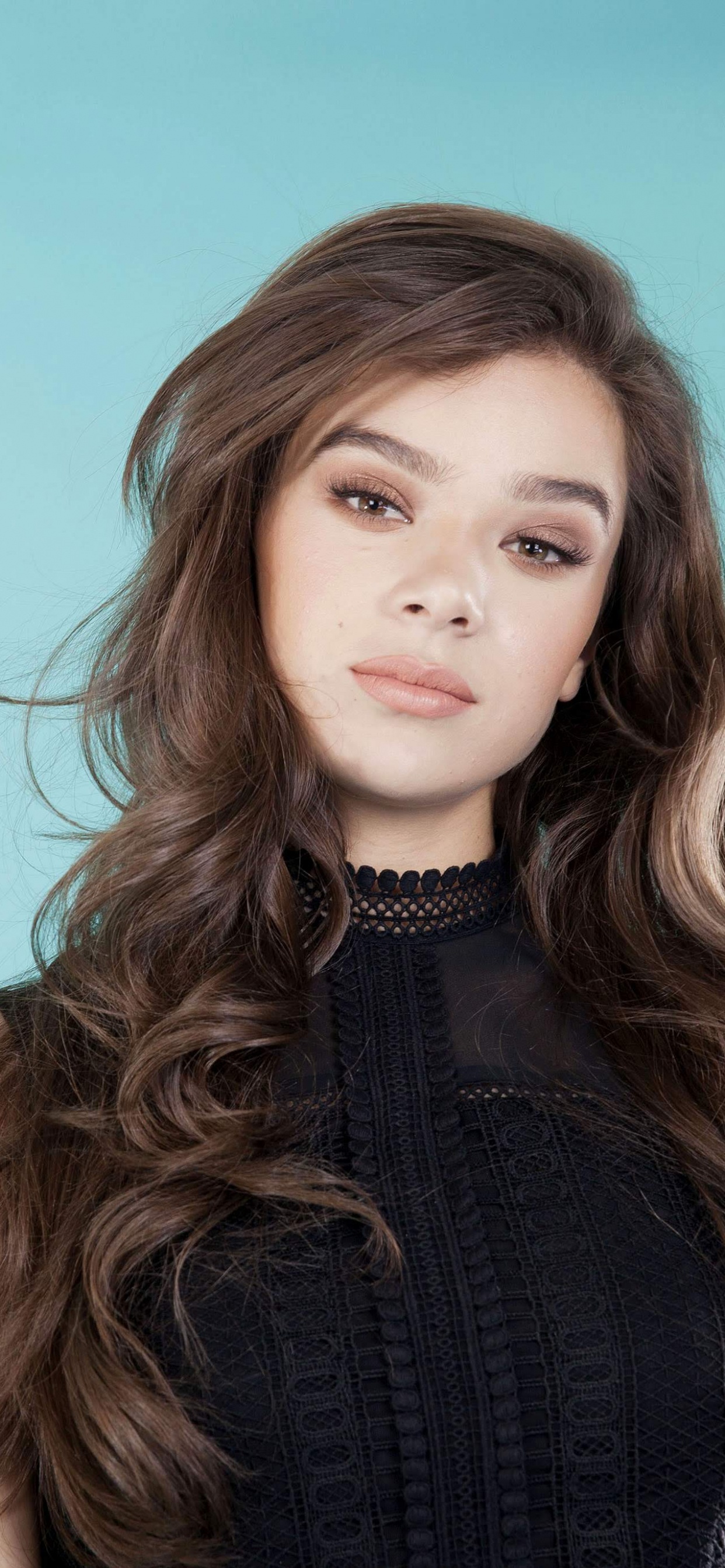 Обои hailee штайнфельд, Шаг Идеальный, волосы, лицо, прическа в разрешении 1242x2688