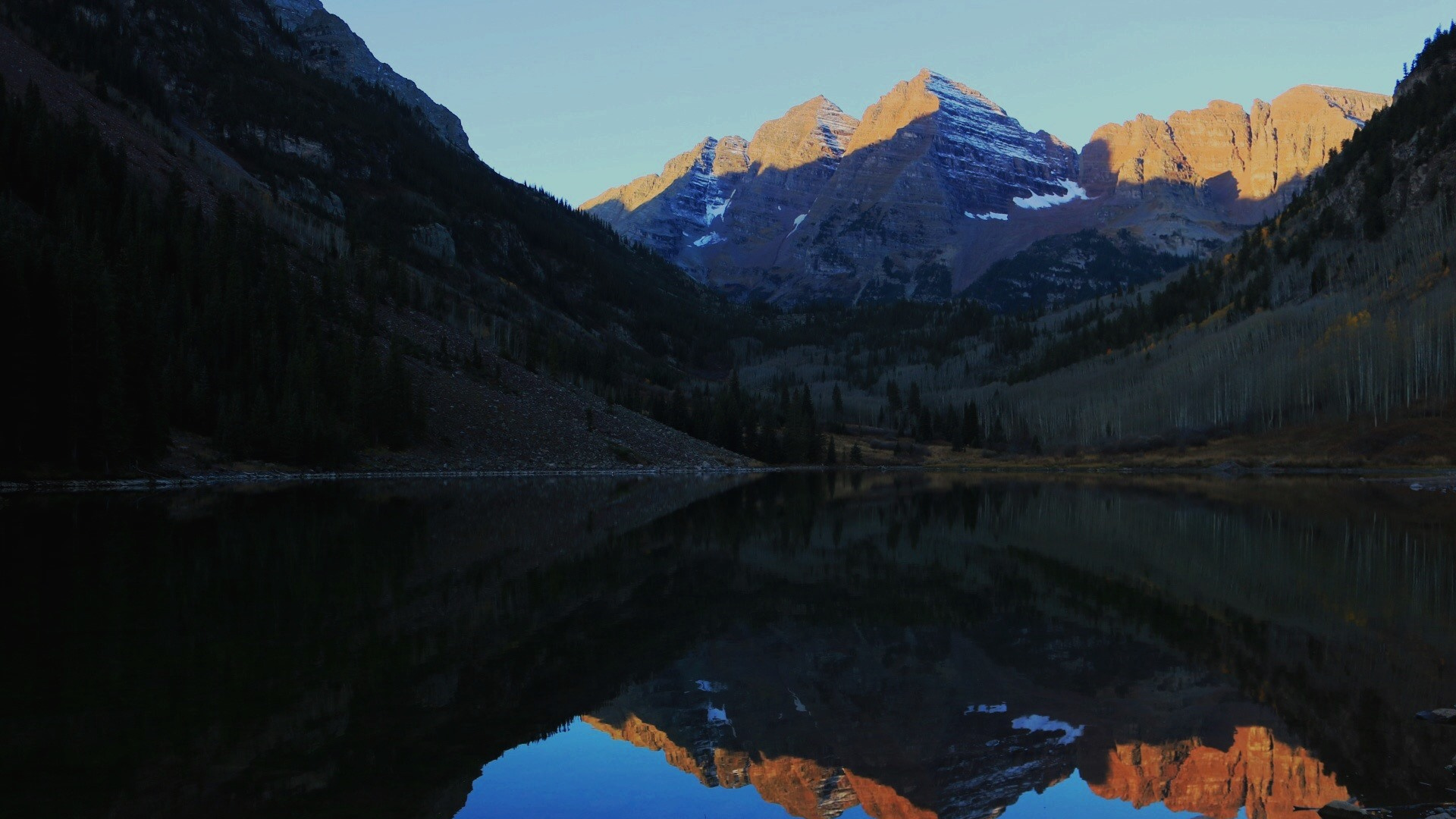 Обои отражение, фьорд, ледниковое озеро, озерный край, озеро в разрешении 1920x1080