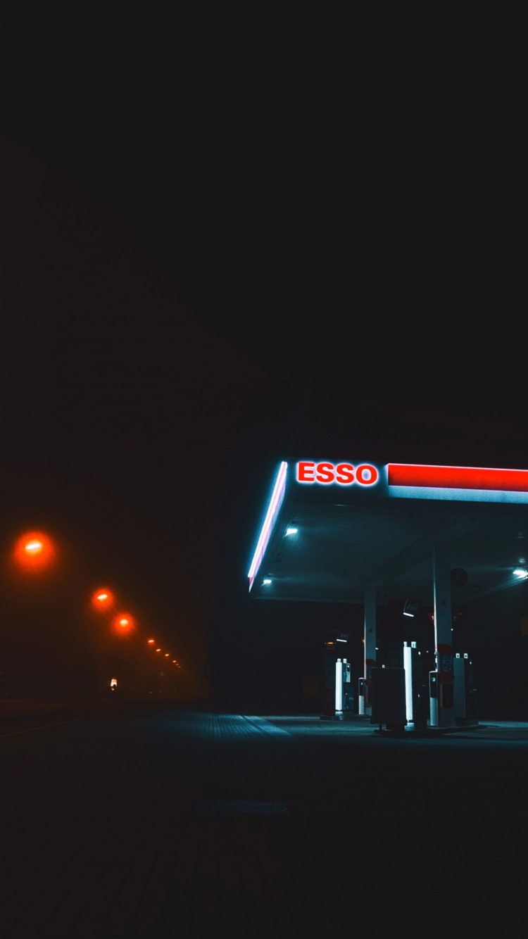 Обои ночь, Exxonmobil, корпорация Chevron, NYSE XOM, автомобильное освещение в разрешении 750x1334