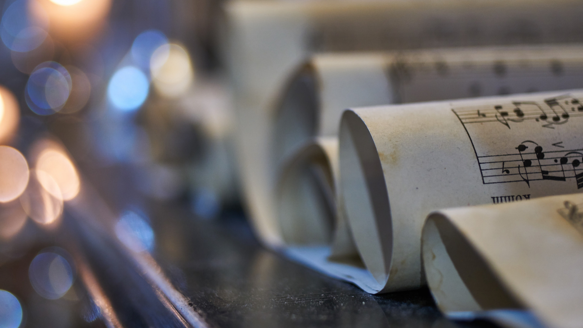 Обои крупный план, ноты, скрипичный ключ, шрифт, музыка в разрешении 1920x1080