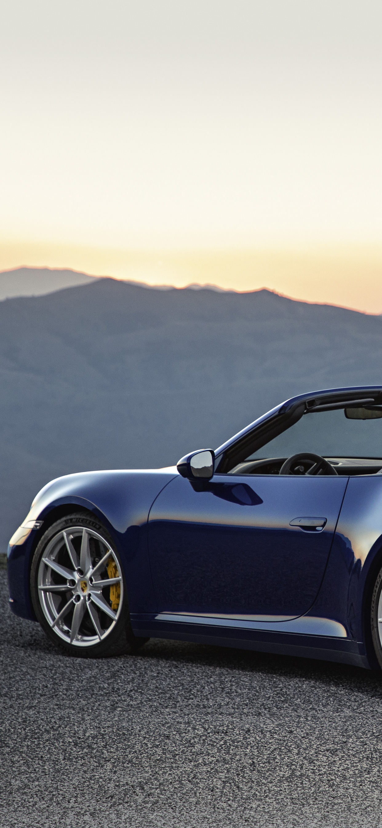 Обои Порше, авто, 2020 Порше 911 Каррера С, Кабриолет, спорткар в разрешении 1242x2688