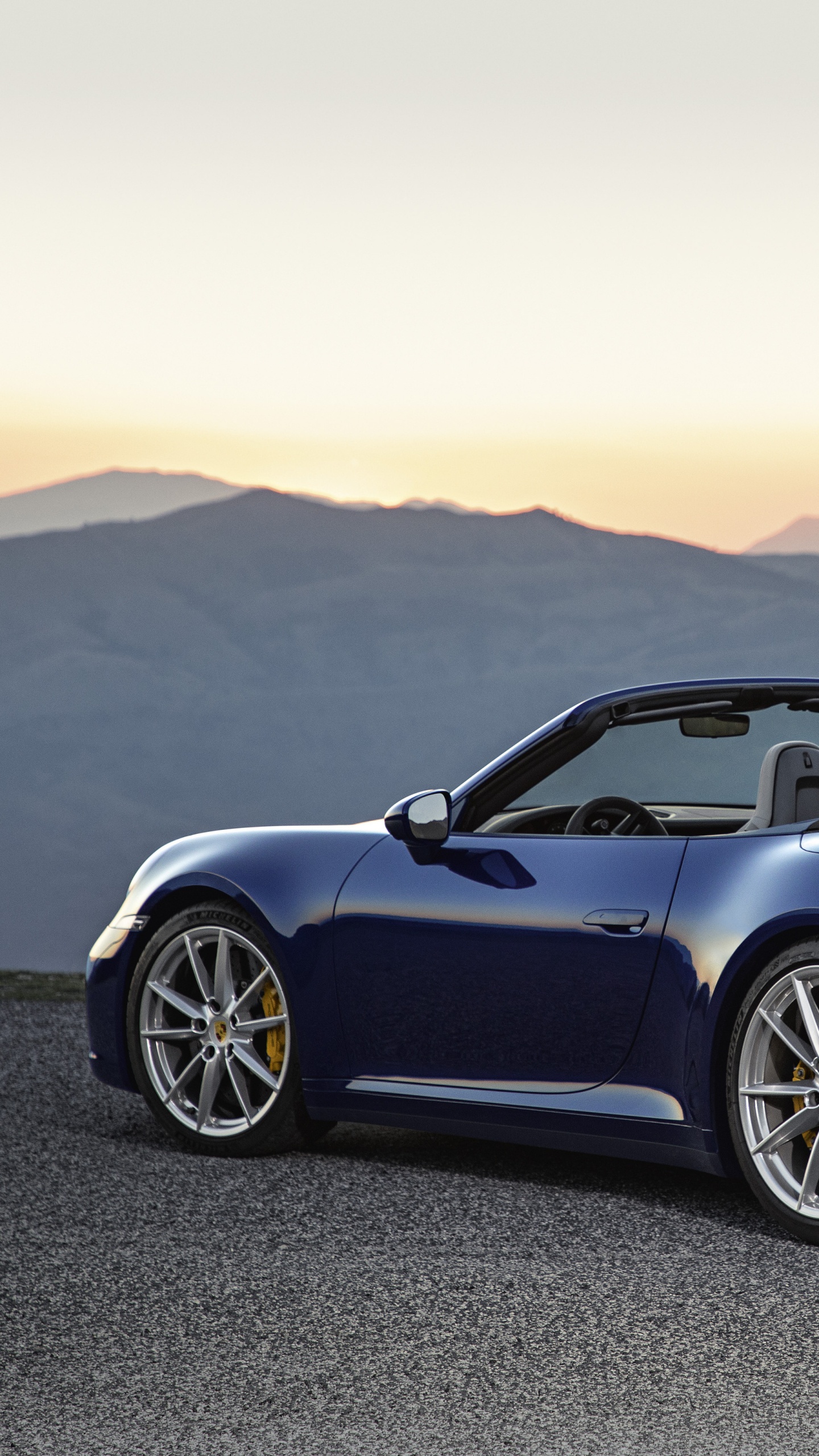 Обои Порше, авто, 2020 Порше 911 Каррера С, Кабриолет, спорткар в разрешении 1440x2560