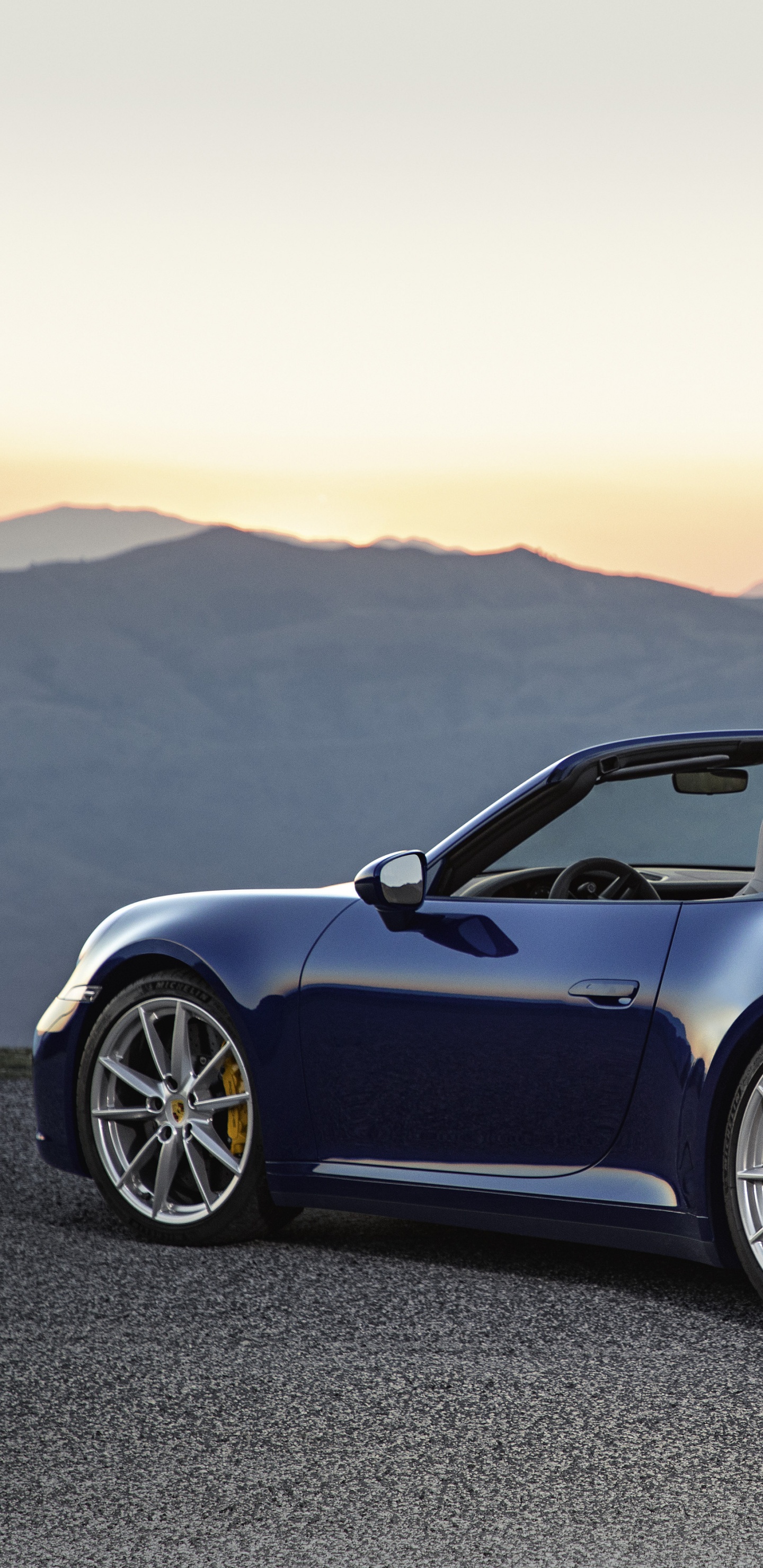 Обои Порше, авто, 2020 Порше 911 Каррера С, Кабриолет, спорткар в разрешении 1440x2960