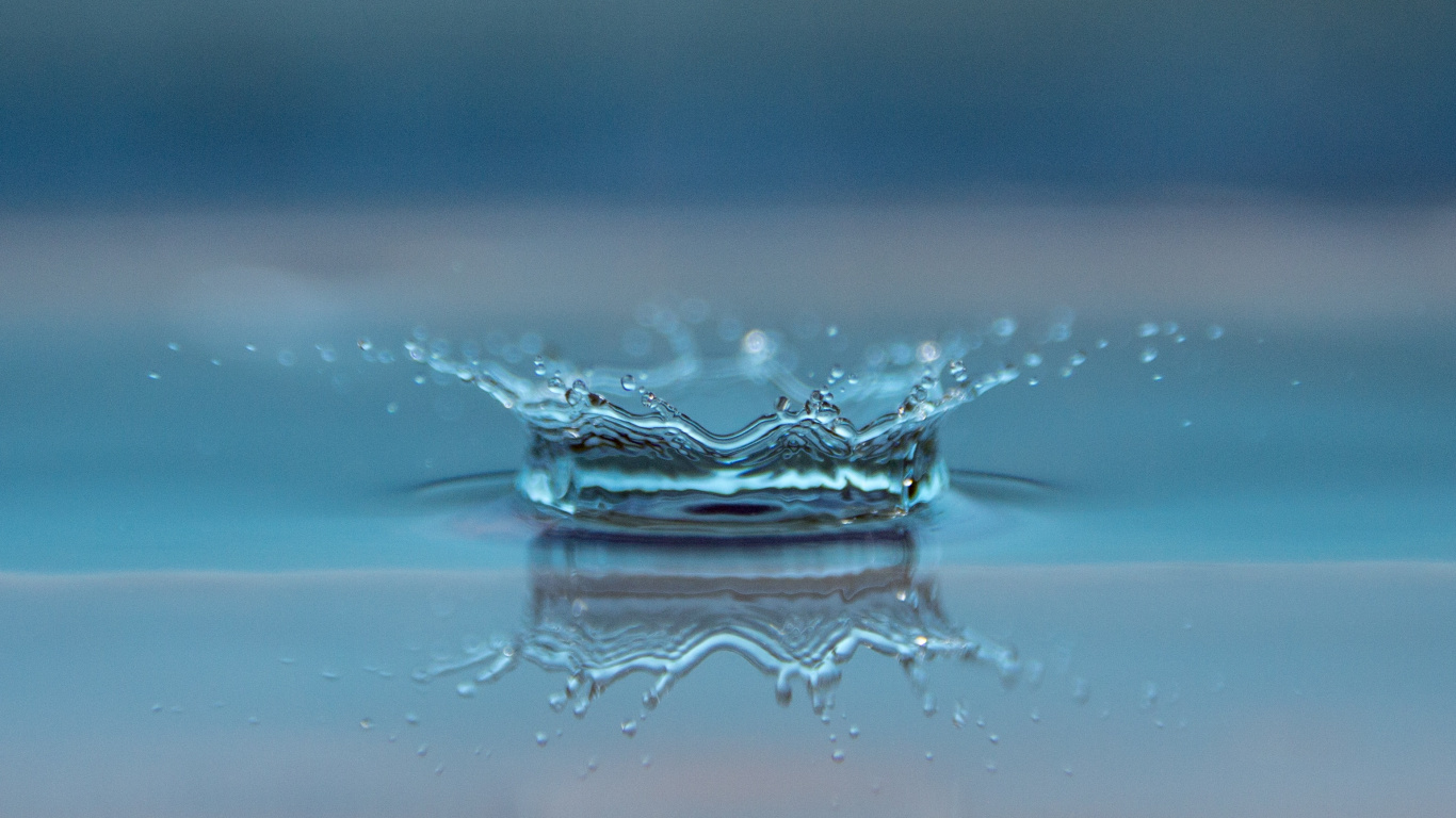 Обои вода, синий, жидкий, падение, гидроресурсы в разрешении 1366x768