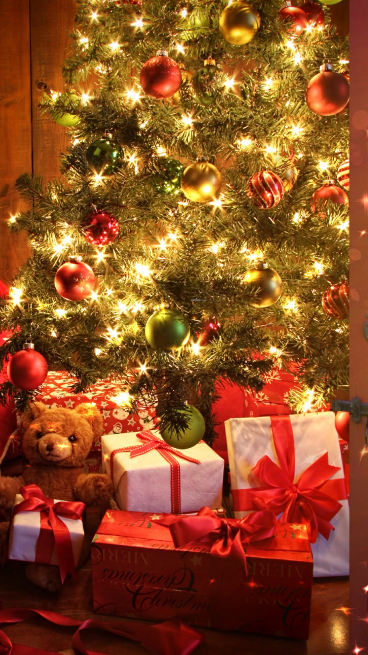 Обои Рождественский день, елка, Рождество, Рождественские украшения, рождественский орнамент в разрешении 720x1280