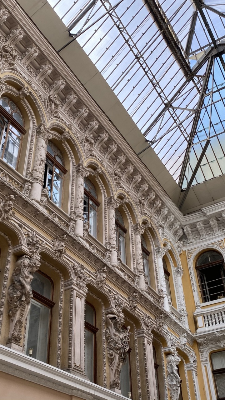 Обои Пассажирский отель, классическая архитектура, архитектура, фасад, дневное освещение в разрешении 720x1280