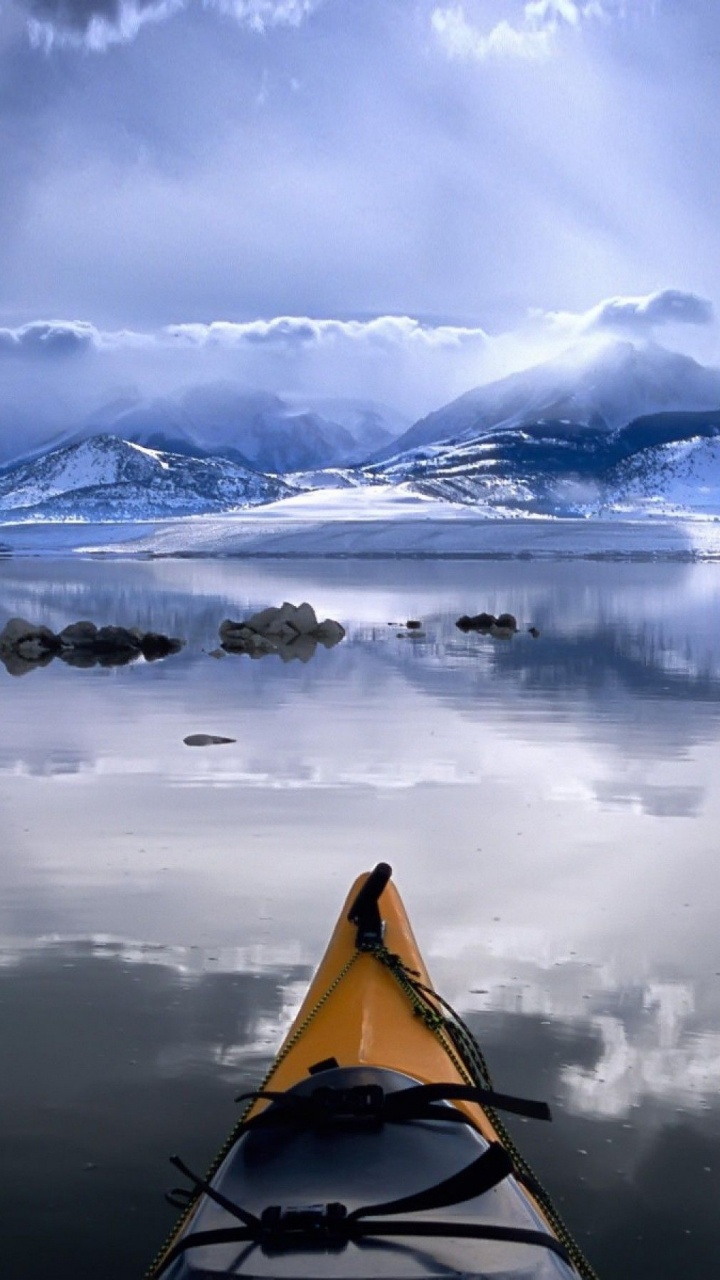 Обои байдарка, каноэ, отражение, природа, морской каяк в разрешении 720x1280