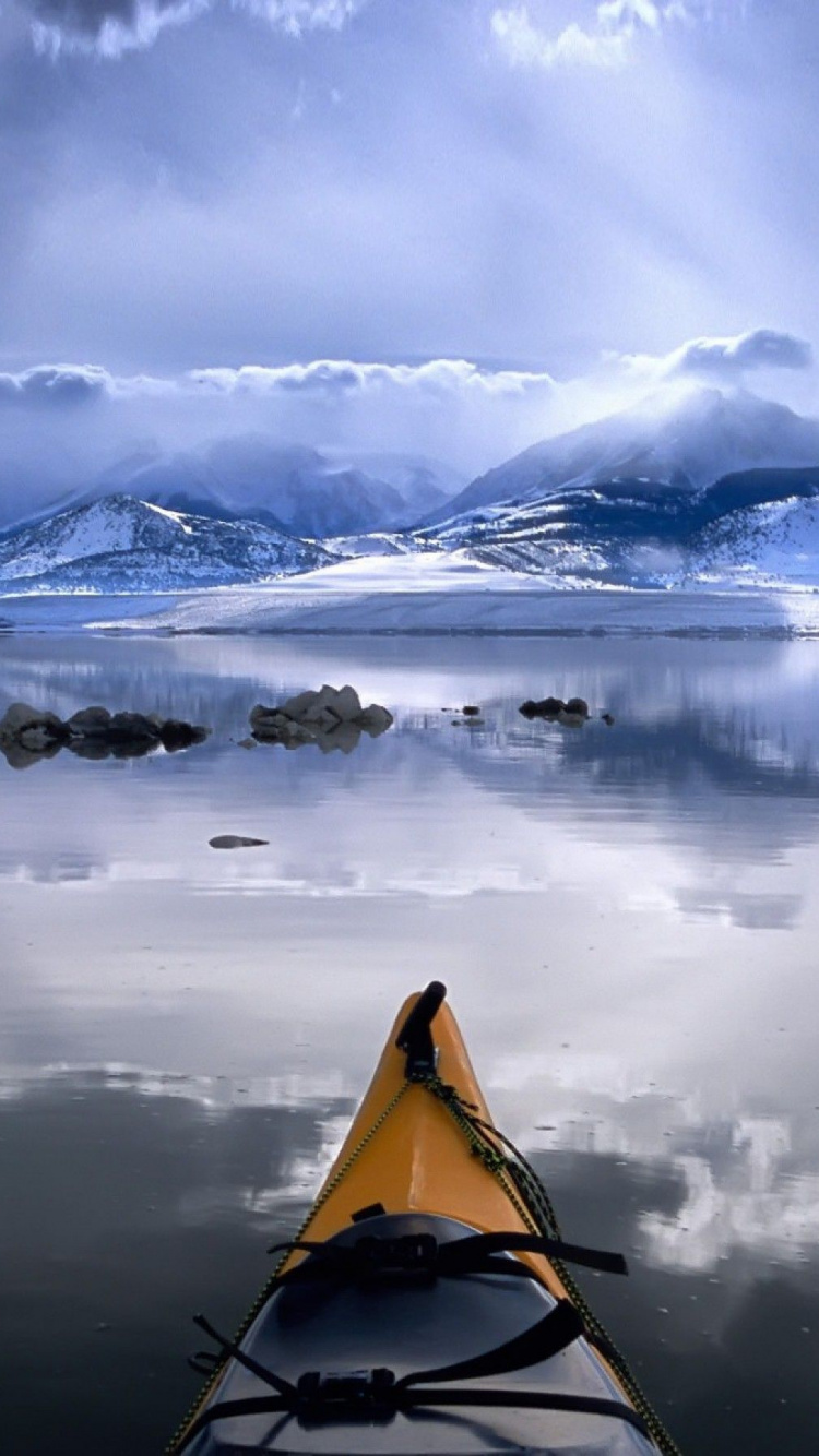 Обои байдарка, каноэ, отражение, природа, морской каяк в разрешении 750x1334