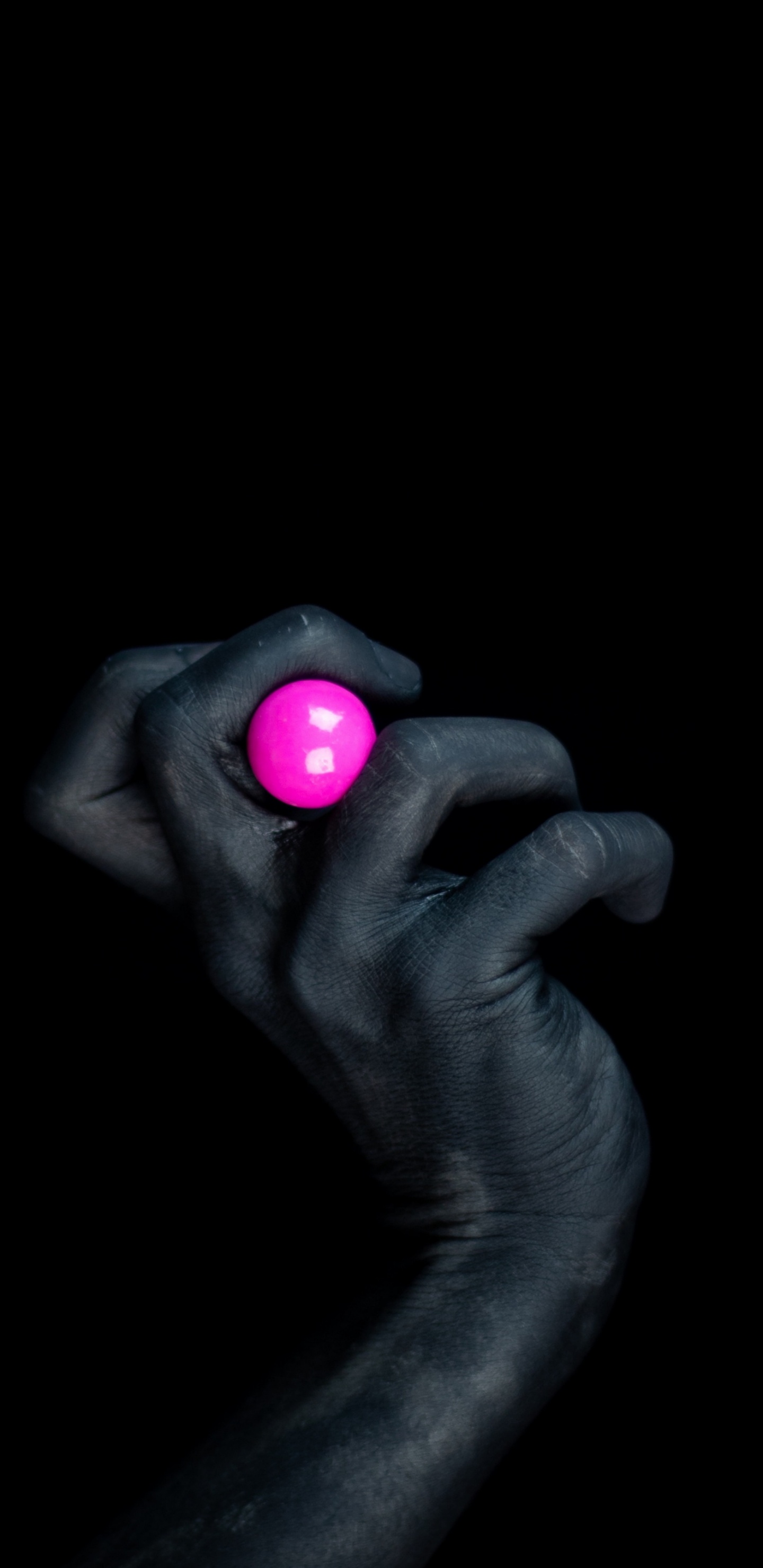 Обои смартфон, apple, темнота, свет, розовый в разрешении 1440x2960