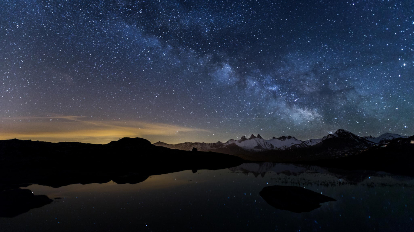 Обои Галактика, природа, ночь, атмосфера, горизонт в разрешении 1366x768