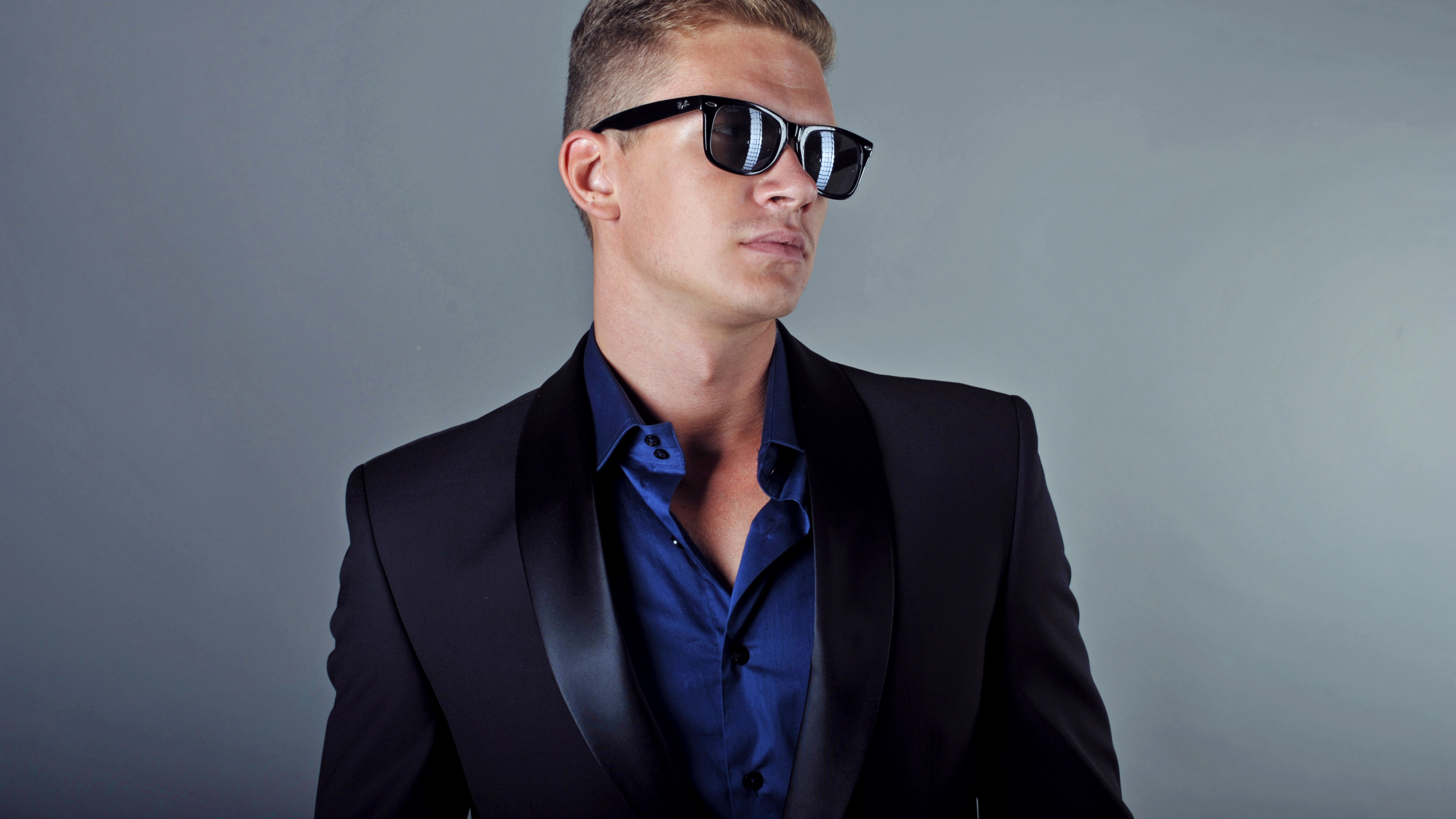 Обои блейзер, очки, солнечные очки, уход за зрением, официальная одежда в разрешении 3840x2160