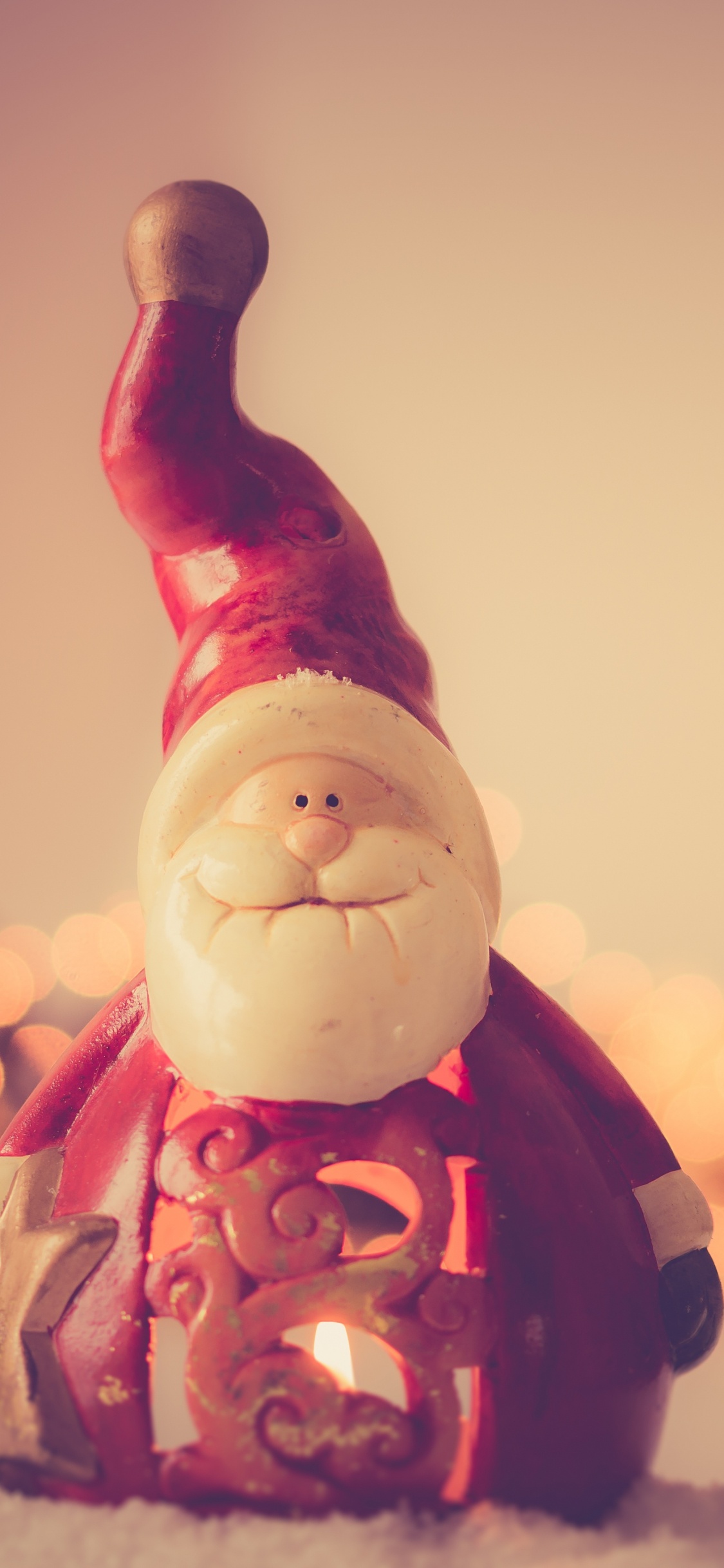 Обои Санта-Клаус, Рождественский день, розовый, свет, садовый гном в разрешении 1125x2436