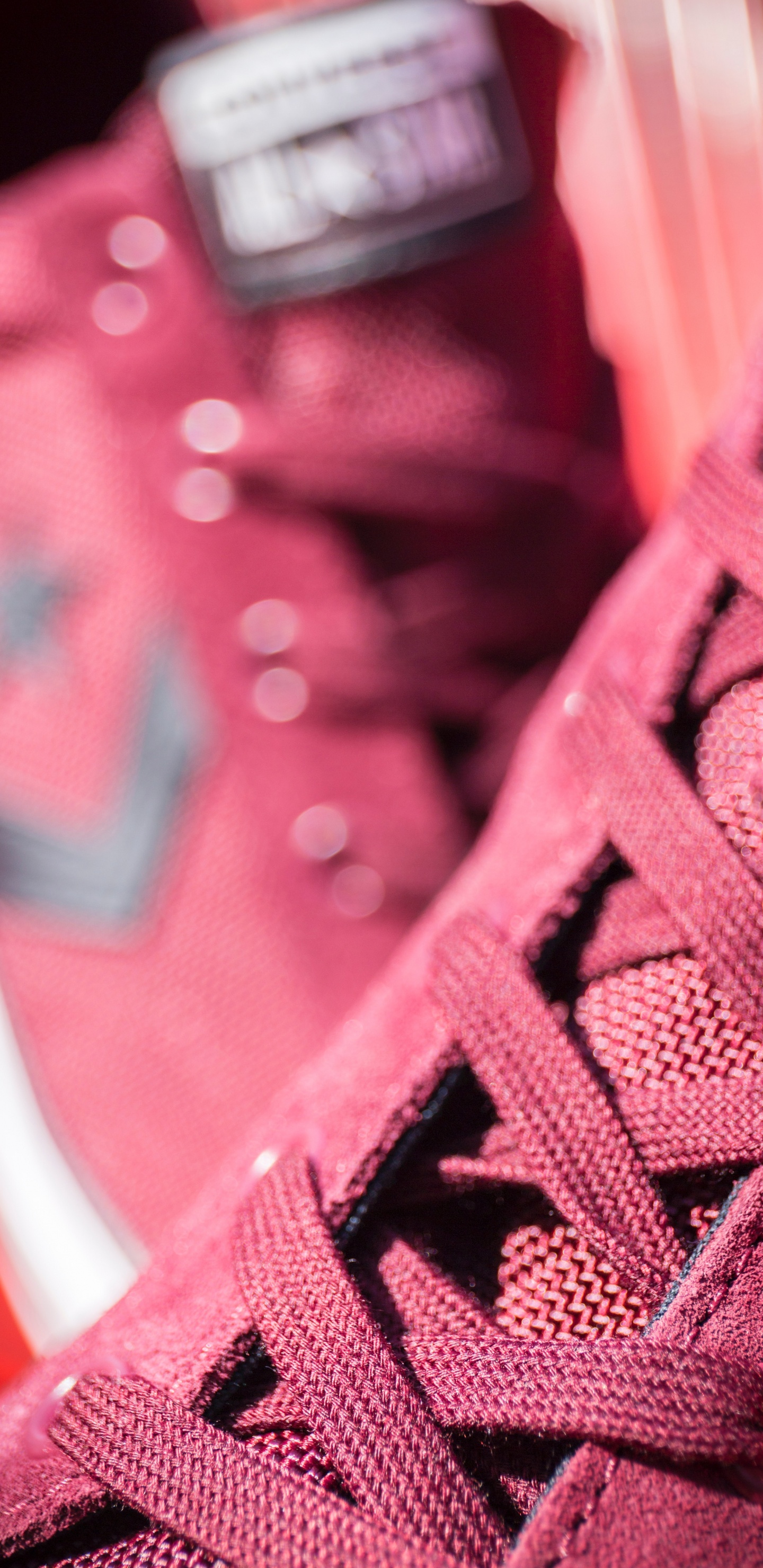 Обои башмак, розовый, обувь, белые, красный цвет в разрешении 1440x2960